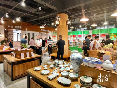 书画雅韵，创意赋能——梅州市首届艺术创意产品展书画作品述评
